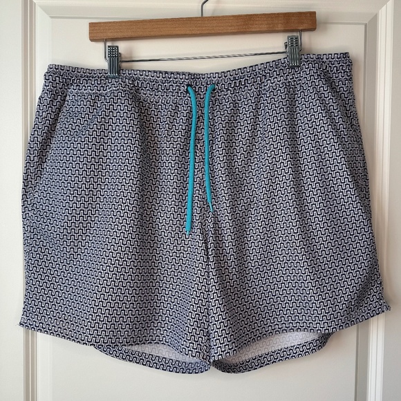 J.Crew Men's 6" Flex Swimwear - Size XL - Picture 1 of 4